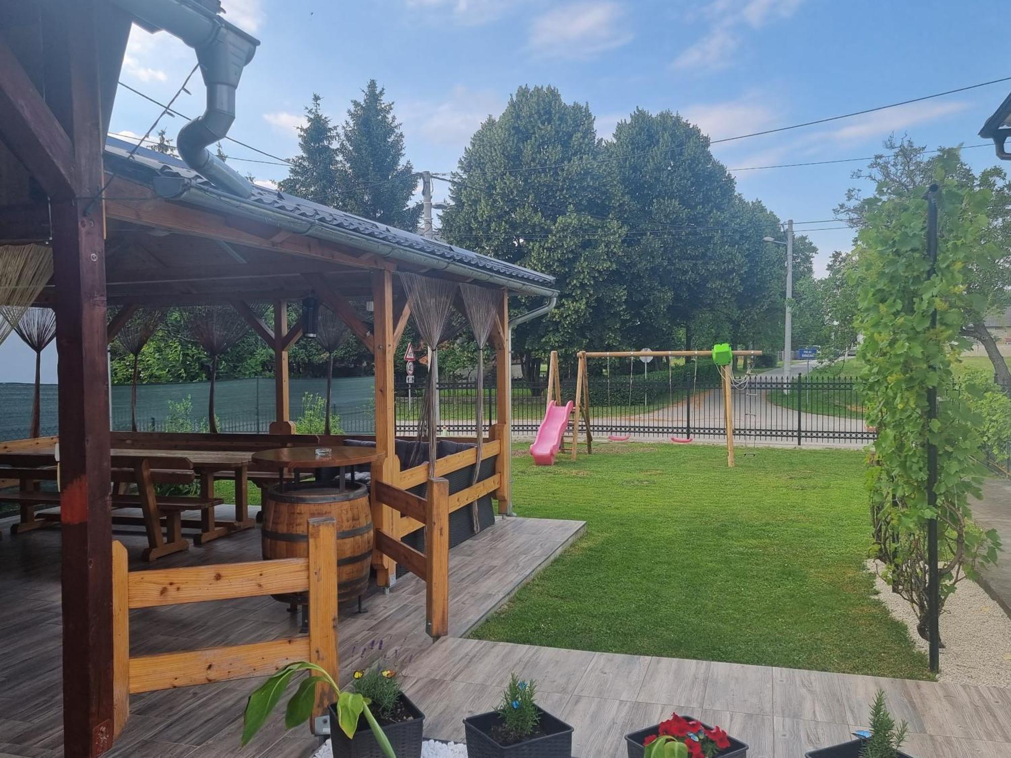 Holiday Home Baotic Velika Mlaka Eksteriør bilde