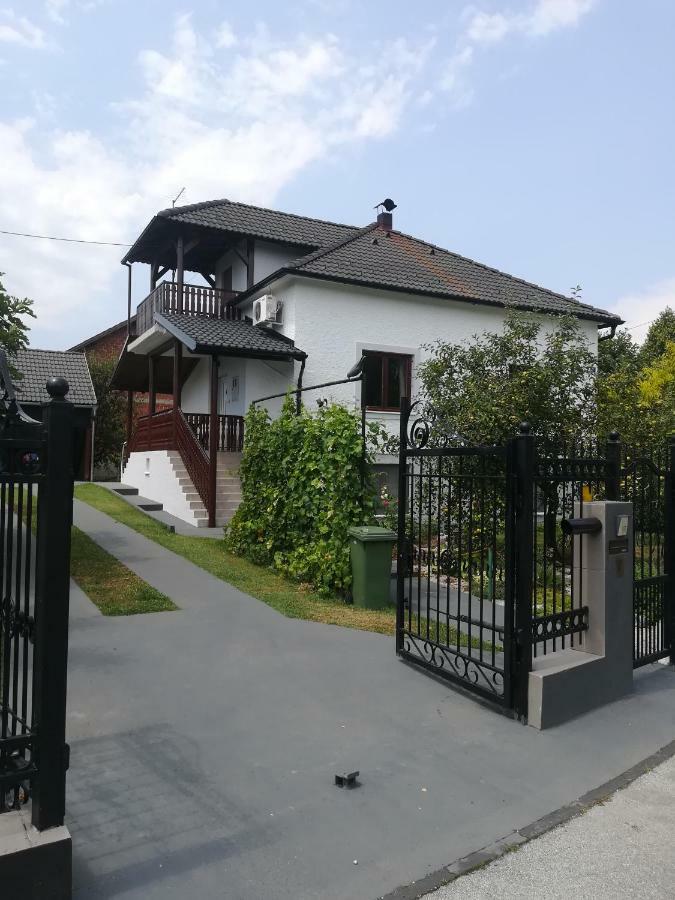 Holiday Home Baotic Velika Mlaka Eksteriør bilde